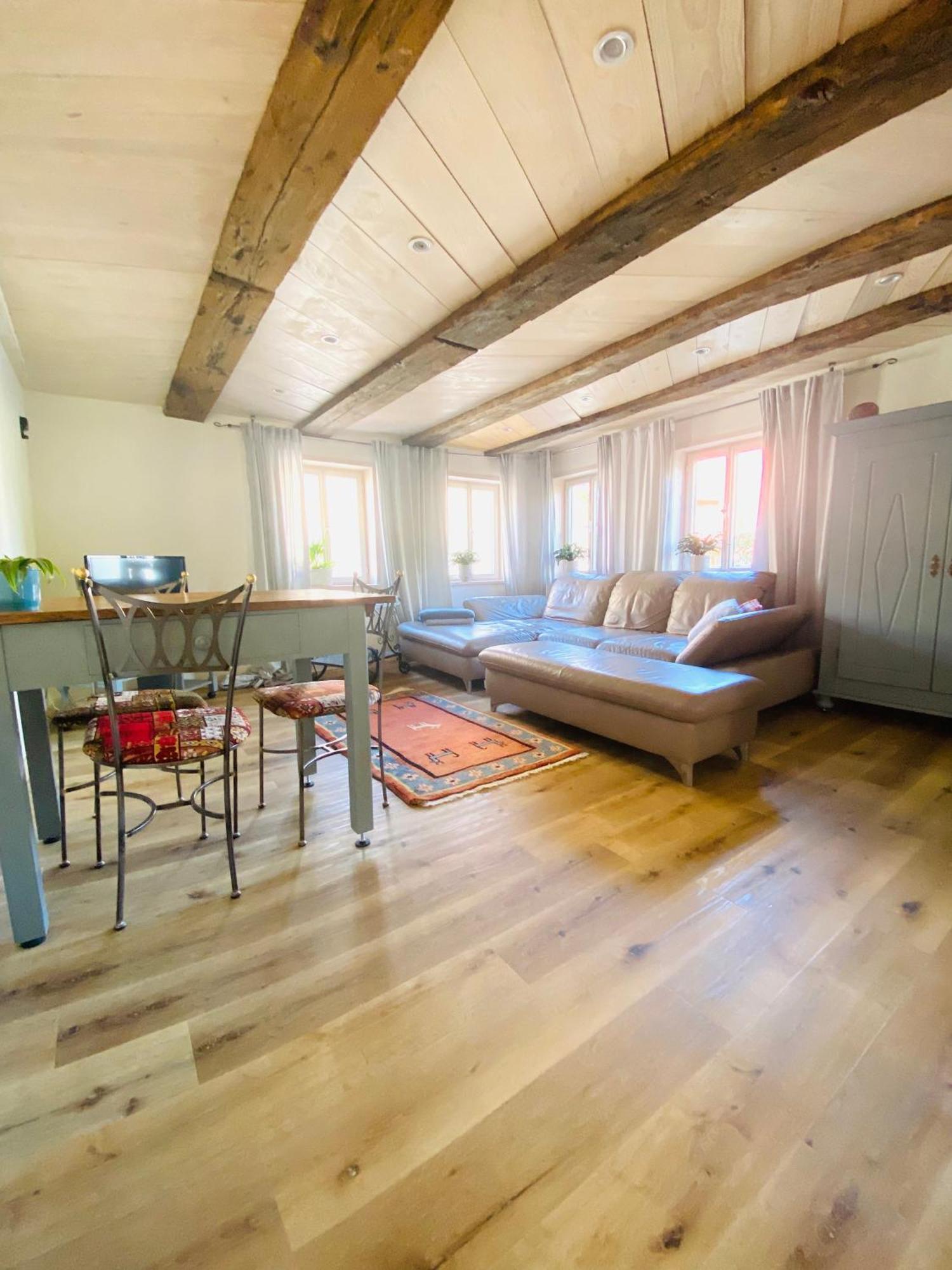 Ganze Wohnung - Erdgeschoss - Sehr Ruhig - Hundefreundlich - Regendusche - Bodenheizung - Kueche - Easy Check-In Mit Schluesselbox Nehren  Bagian luar foto